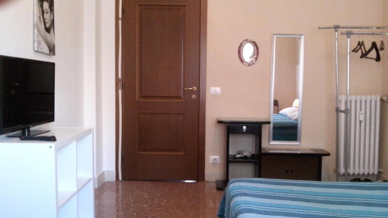 Affittacamere , Rooms Near Trastevere Station Roma Ngoại thất bức ảnh