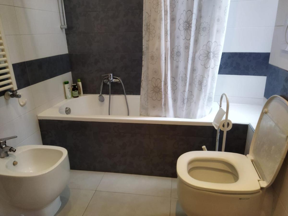 Affittacamere , Rooms Near Trastevere Station Roma Ngoại thất bức ảnh